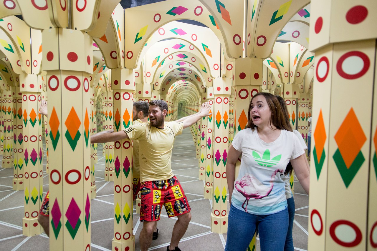 Зеркальный лабиринт Джоуль парк